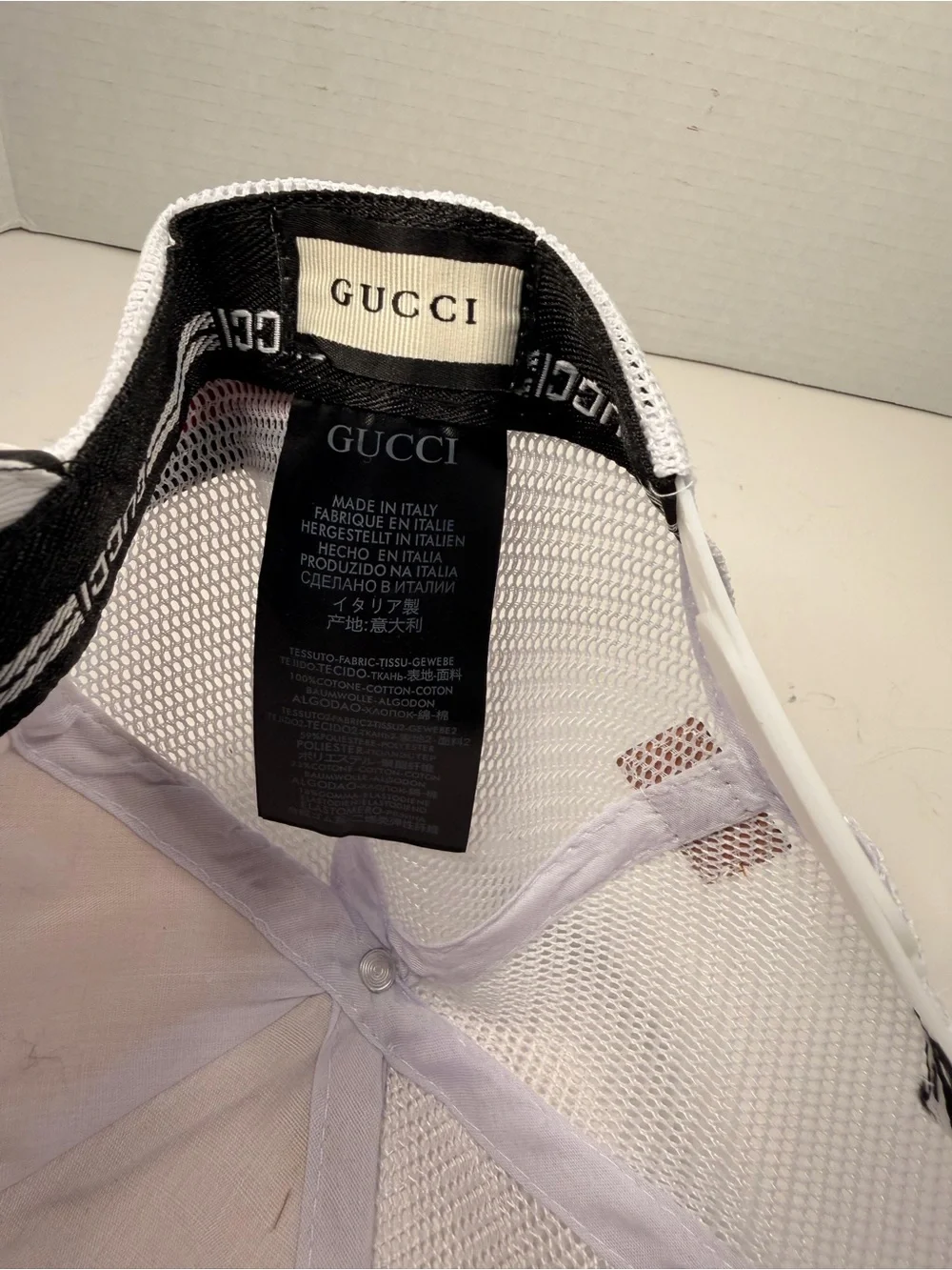 Gucci Interlocking G Mesh Back Baseball Cap in White